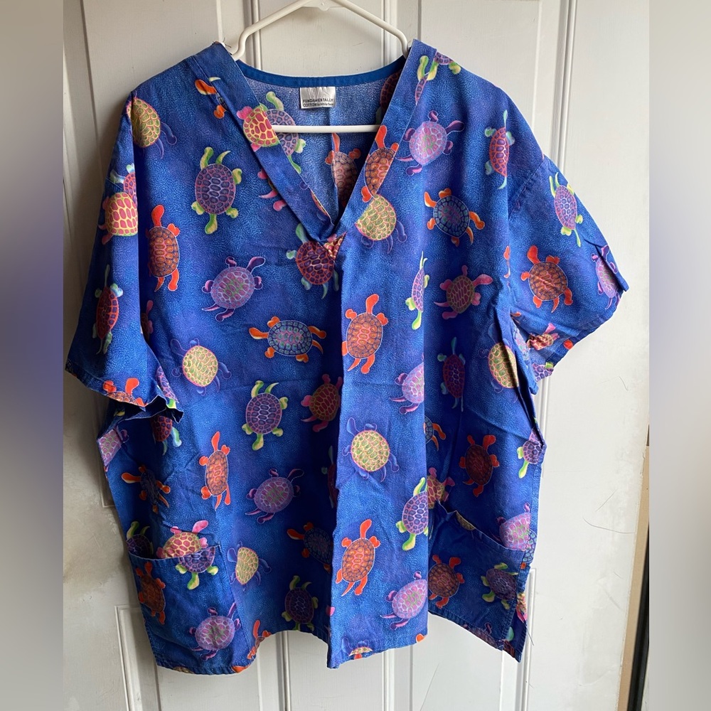 Sea Turtle 3X scrub top